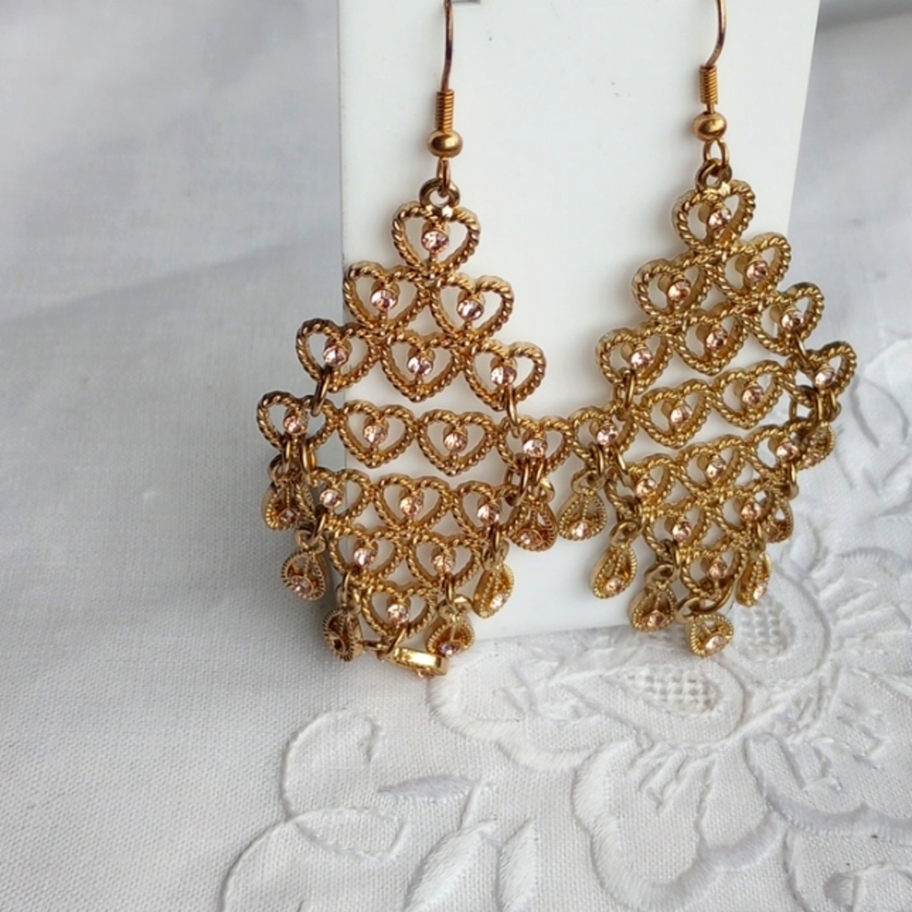 3 inch Goldtone rope textured hearts pink rhinestones Chandelier Earrings
